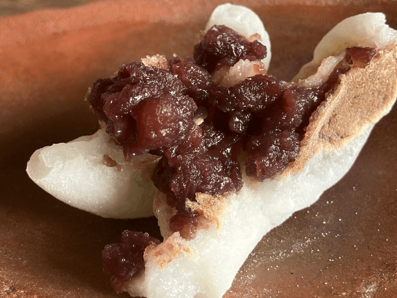 やきもち半分に割ったところ