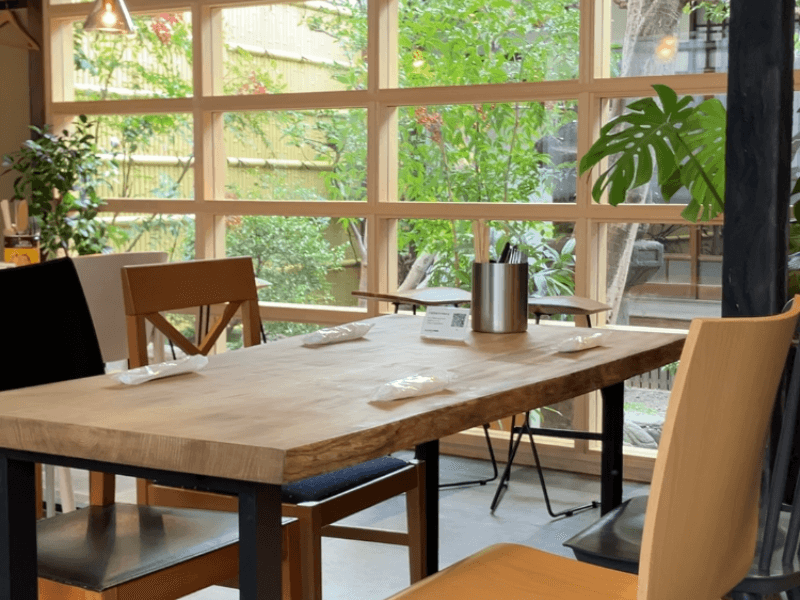 いのつち洋食店内観