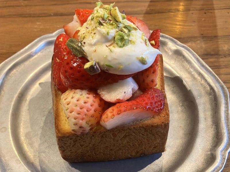 いちごのクロスティーニ