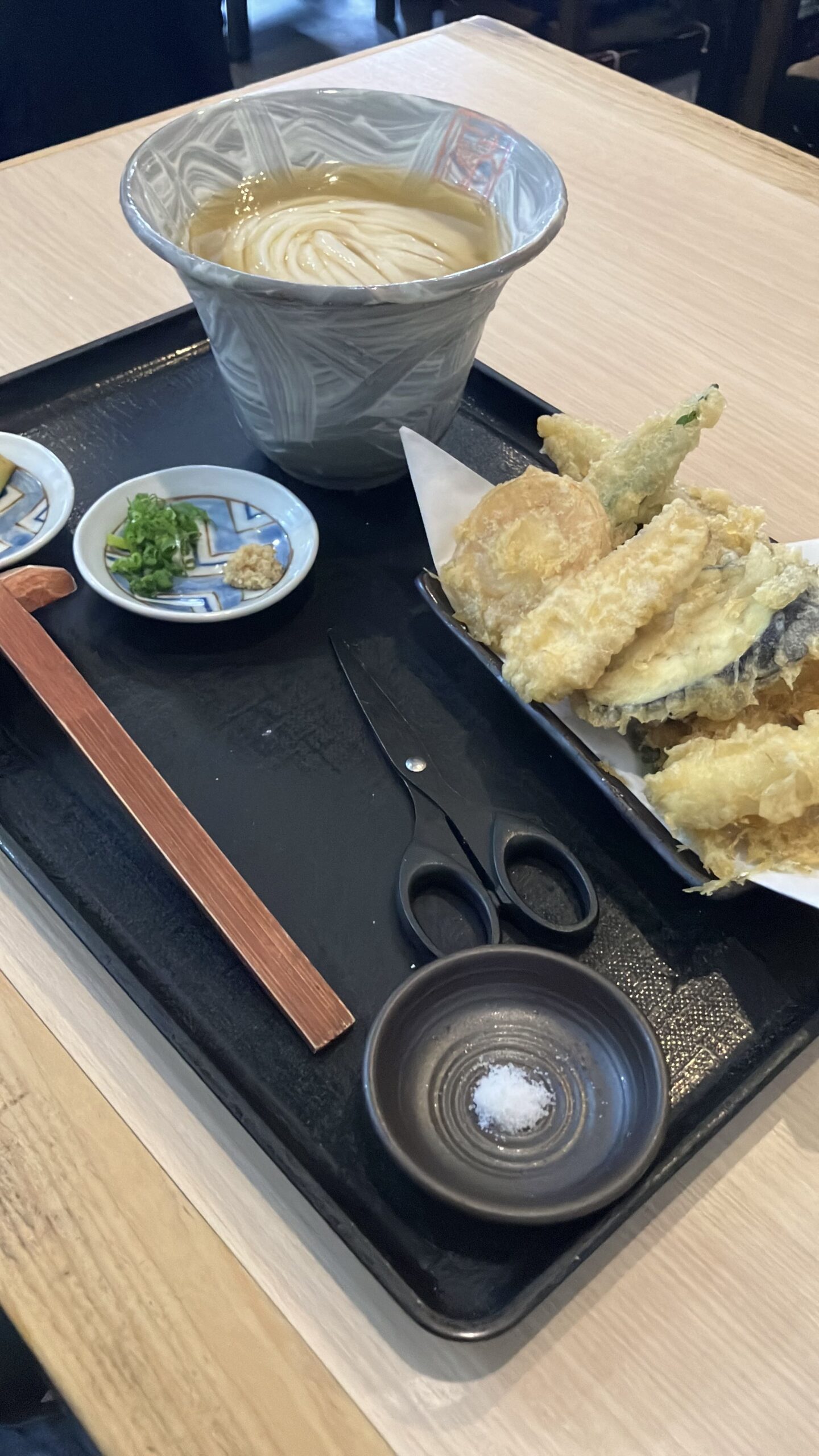 大河のaセット(いりこだしひやかけ・野菜天盛り)