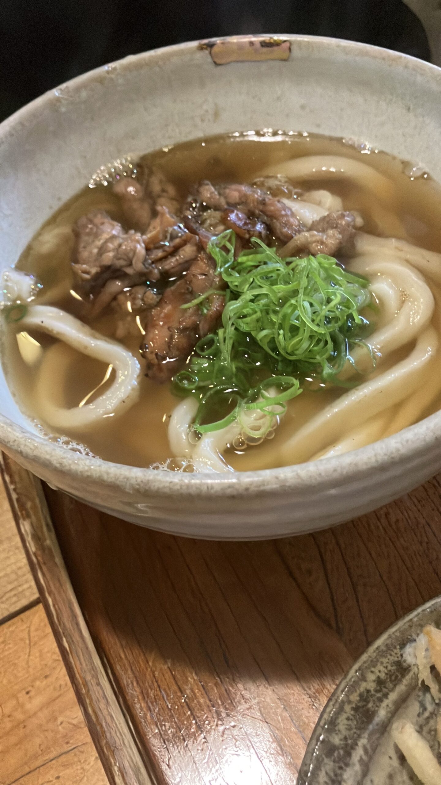 竹松うどん店のせせりうどん