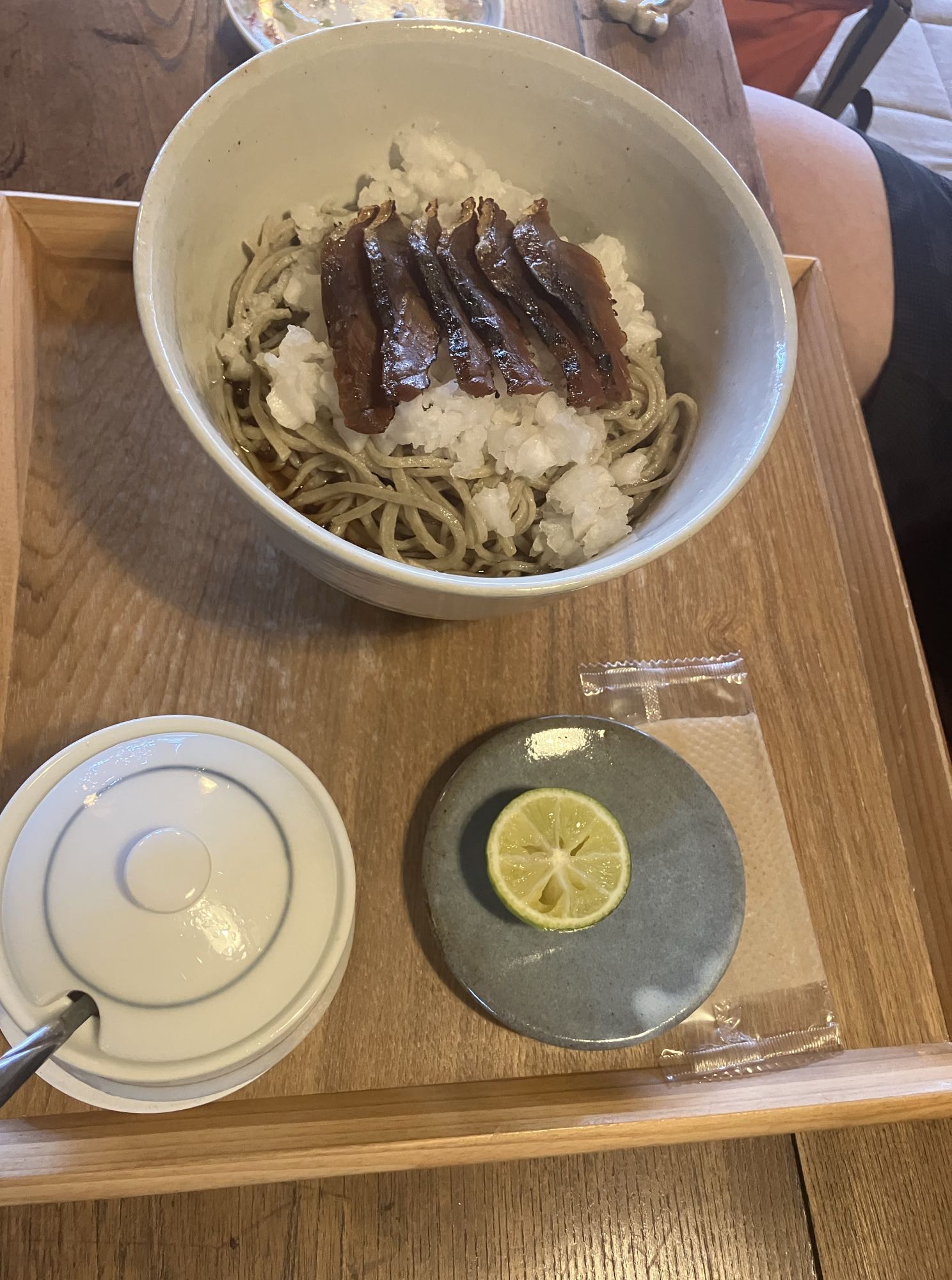 あじき堂の炙りへしこの鬼おろしそば