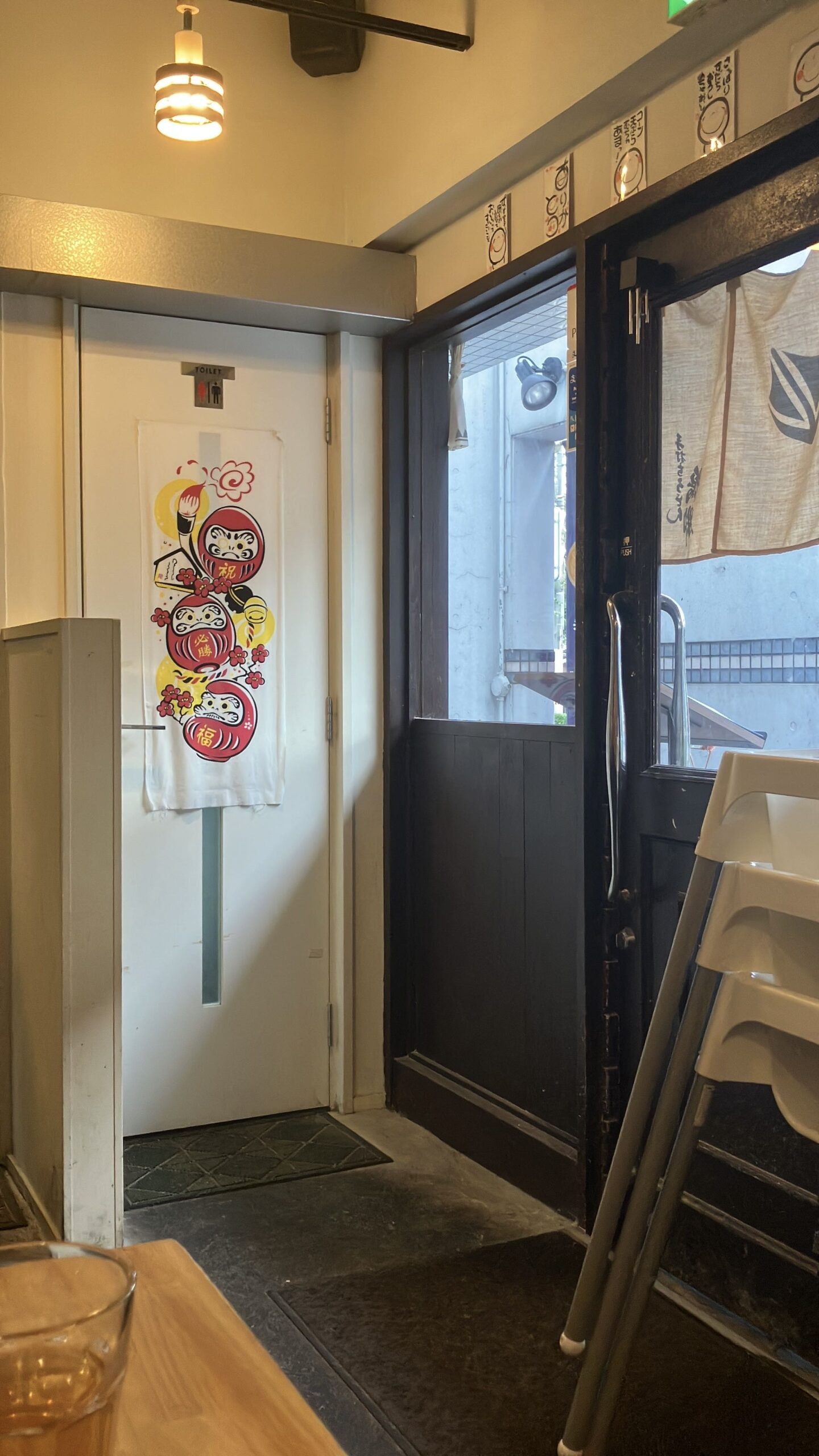 手打ちうどん鴨脚の店内