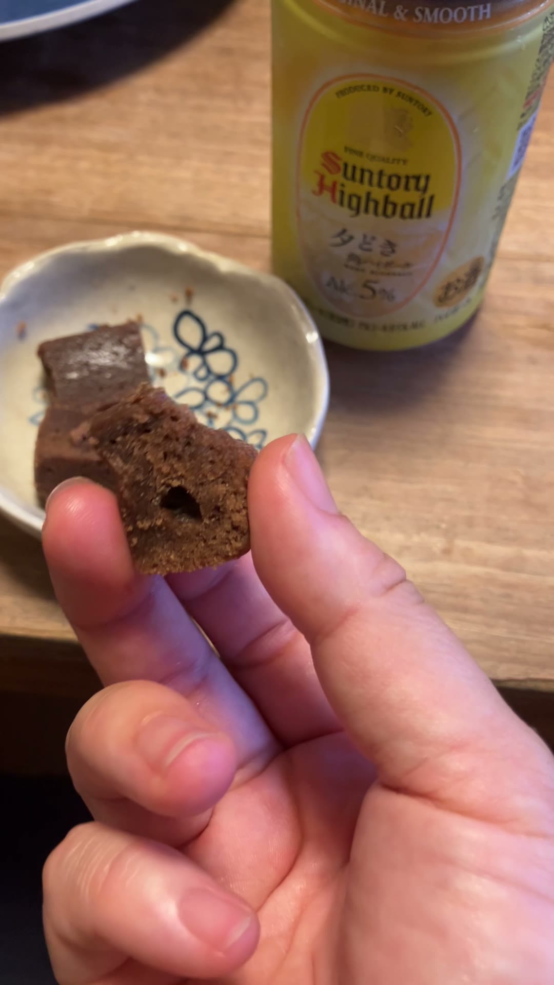 リンデンバウムのチョコレートクッキーを少しずつ齧る