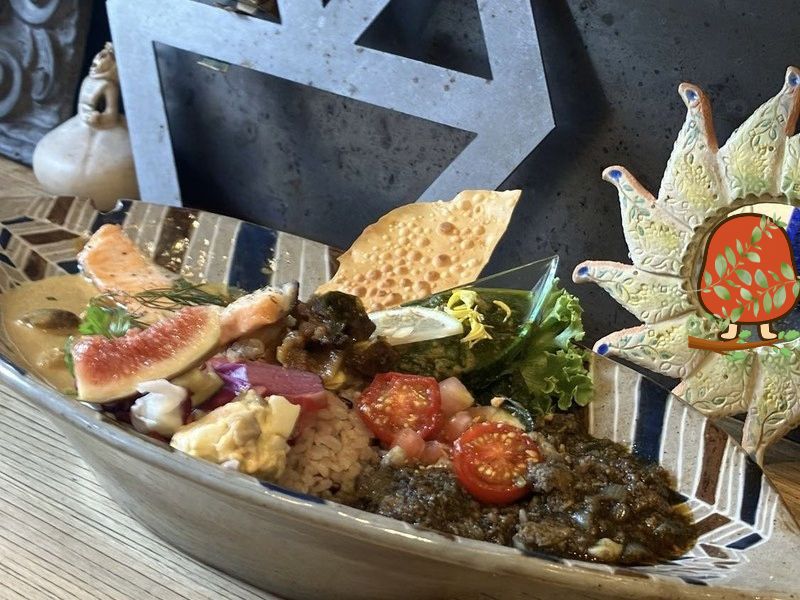 森林食堂の3種のあいがけカレー